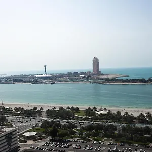 Spacious 3 Bedroom Apartm Front Appartamento