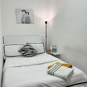 Проживание в семье Tanih Place